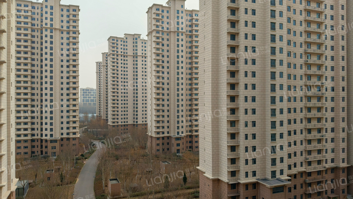 三田雍泓青海城外景图