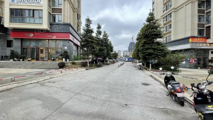 麒鑫新时代商业广场外景图