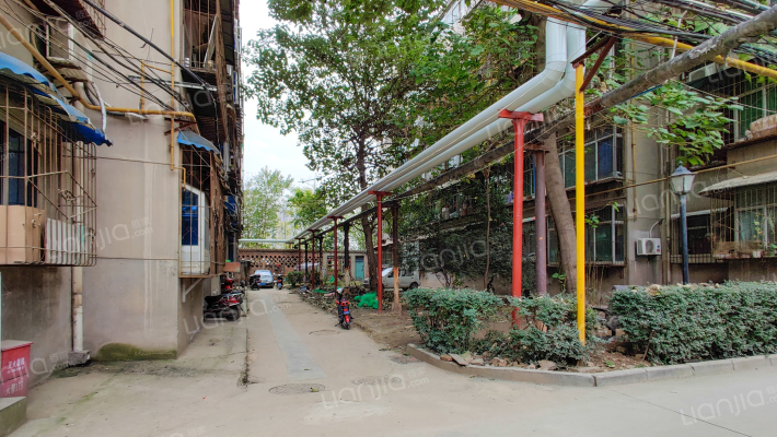 西北电力建设器材总厂家属院外景图