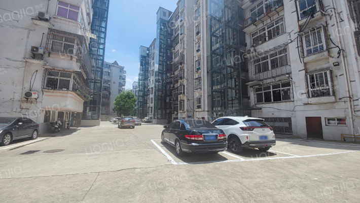 沿湖路42号外景图