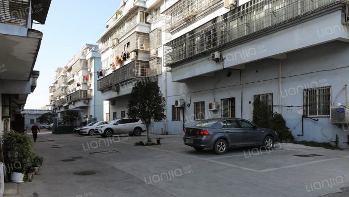 中兴公寓东区外景图