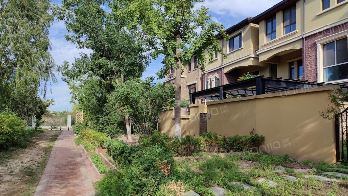 香江别墅二期外景图