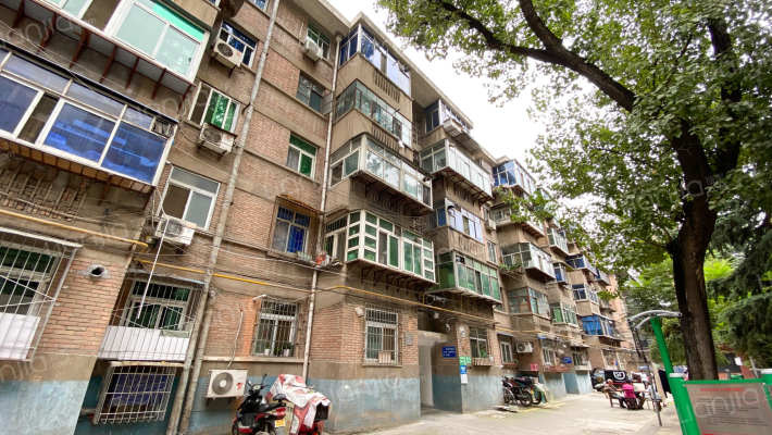 西安市公交二公司106家属院外景图