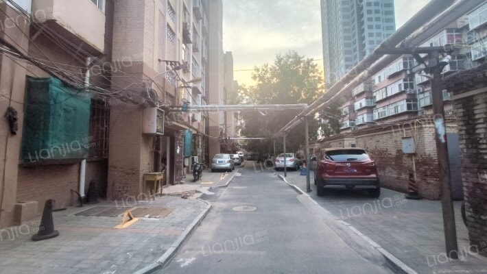 酿造厂家属院外景图