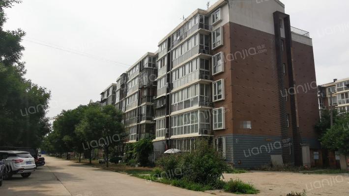 古桥镜水外景图