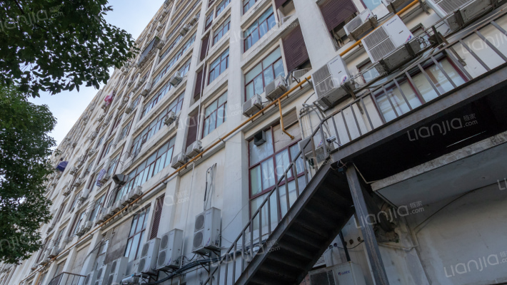 虹桥大厦外景图