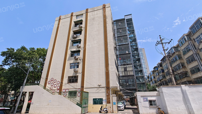 太原市房地产开发公司宿舍外景图