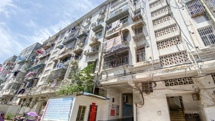 农资商住楼外景图