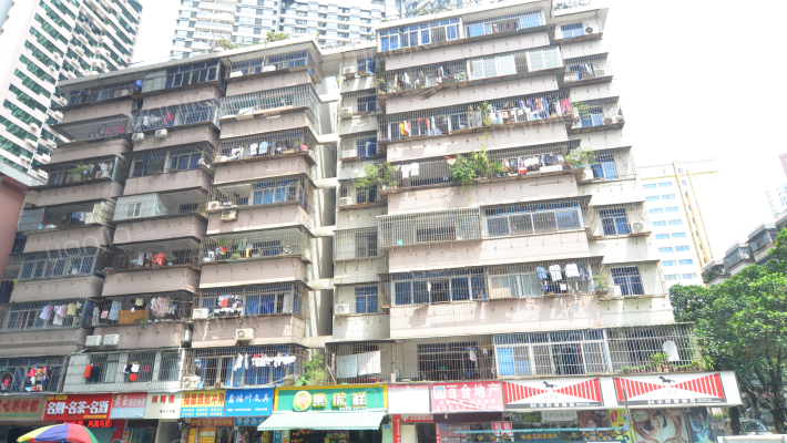 深勘宿舍外景图