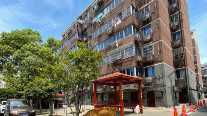 湖景花园外景图