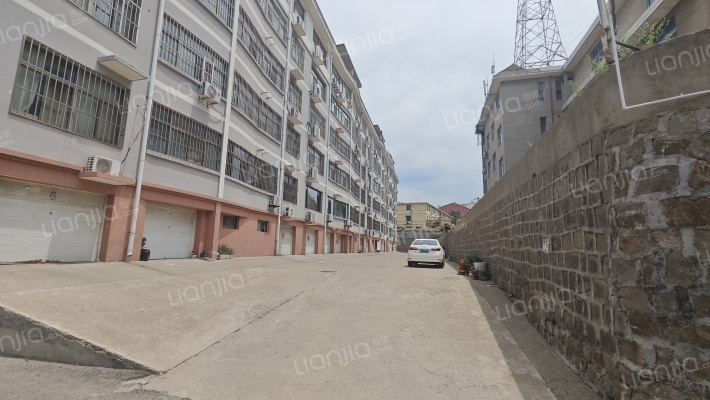 滨湖小区外景图