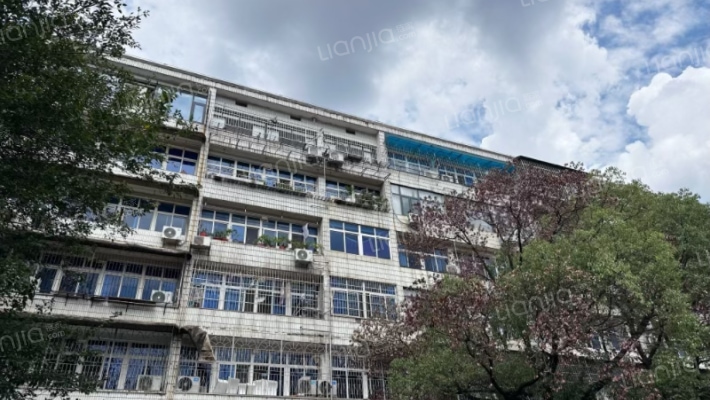 湖南财政经济学院教工宿舍外景图