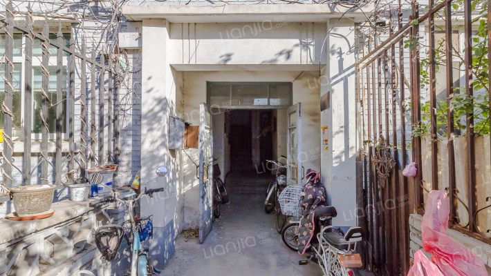 鼓楼西大街外景图