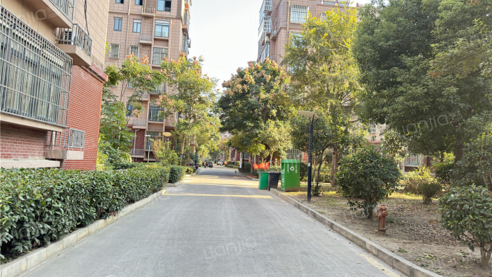 格林春天外景图