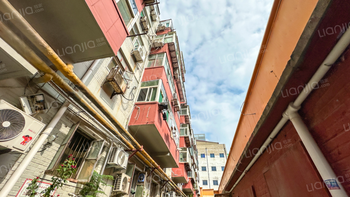 联纺煤厂楼外景图