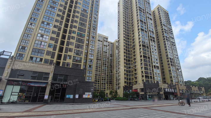 天龙国际外景图