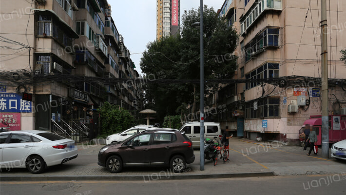 北河湾铁路小区外景图