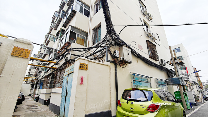 泰安六中教师宿舍外景图