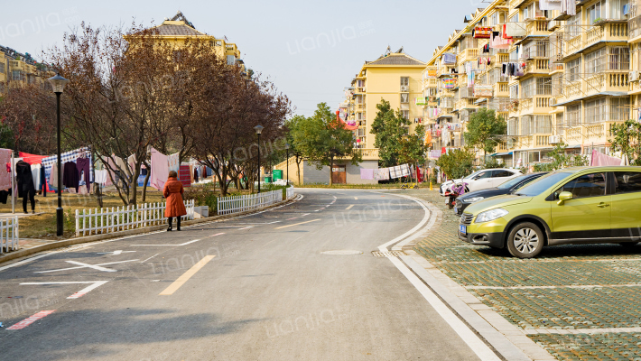 翡翠城市花园外景图
