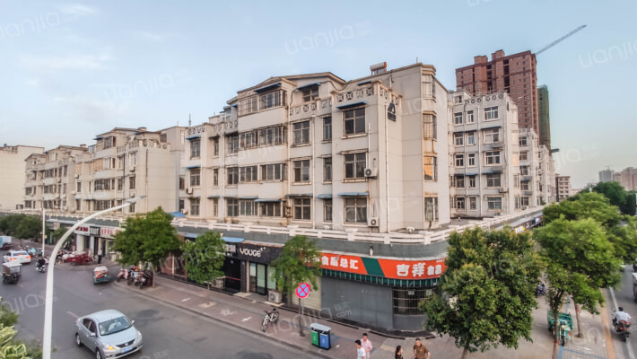 恒达文峰春天外景图