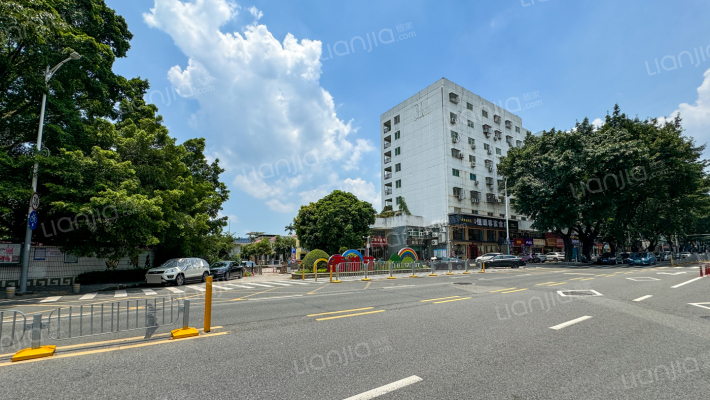 西湖苑东区外景图