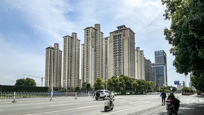 东唐滨江外景图