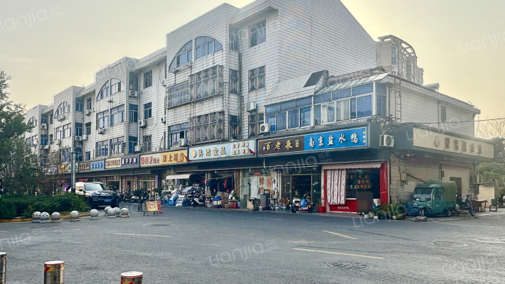 农贸西街外景图