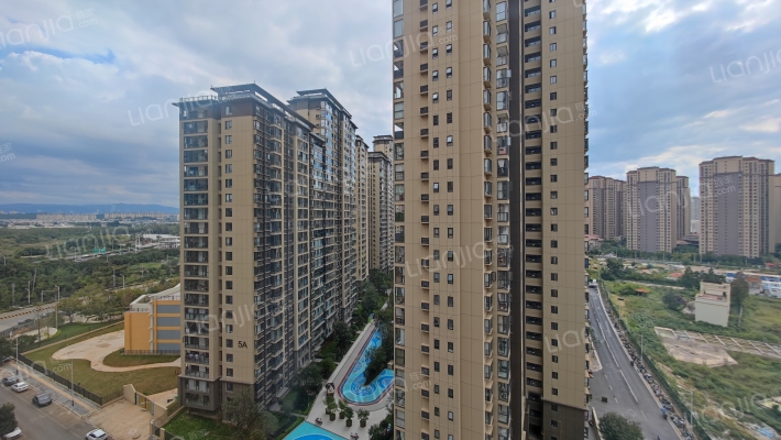 俊发彩云城檀湾外景图