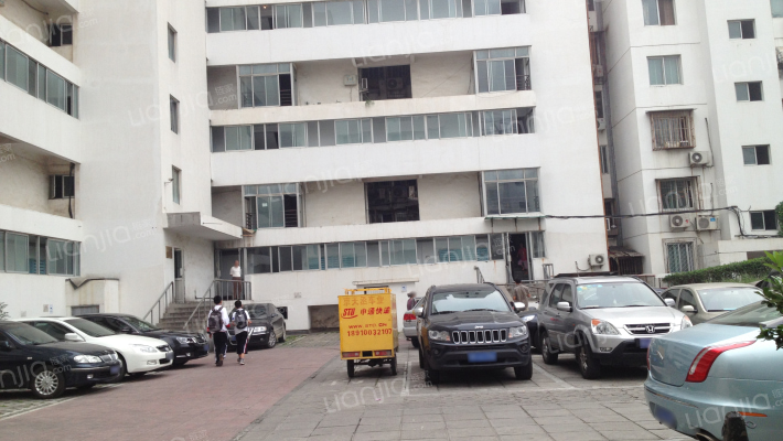 芳草苑公寓外景图