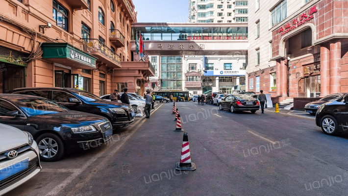 马迭尔大厦外景图