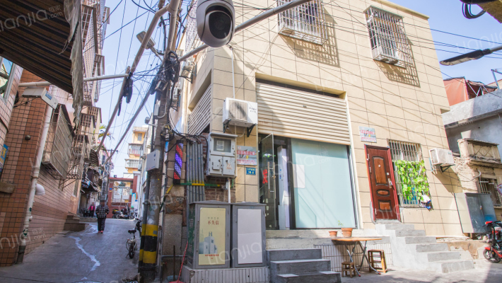 大字酒巷外景图