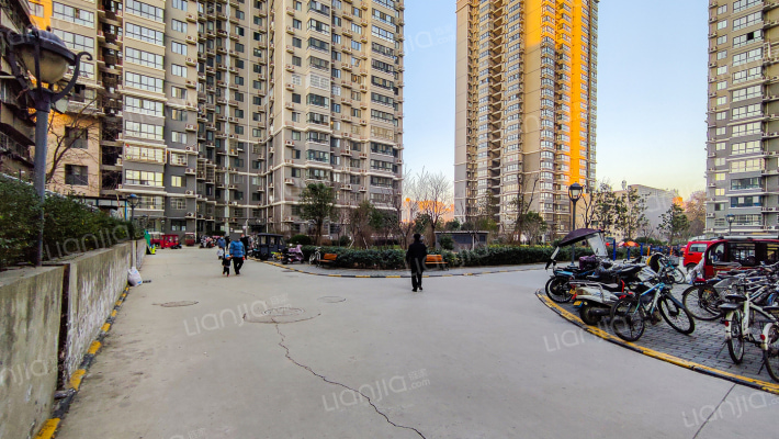 西控公司福利区十八街坊棚户区外景图