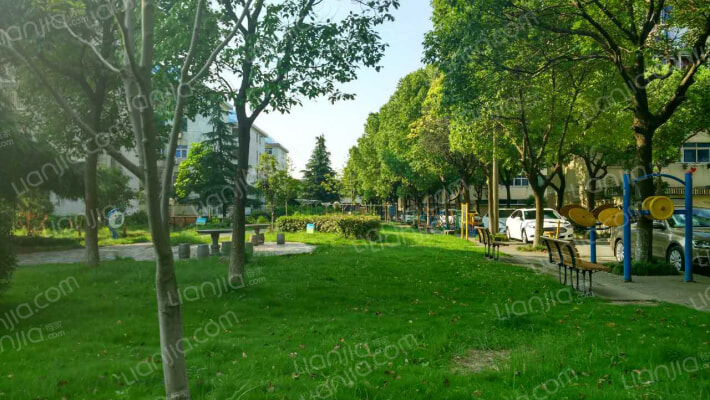 前哨路288弄外景图