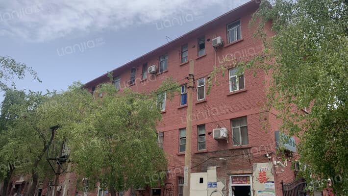 圆明路交通局宿舍外景图