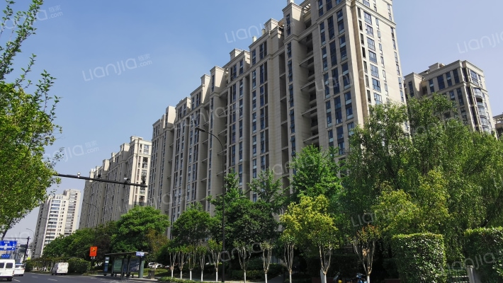 中国铁建青秀城外景图