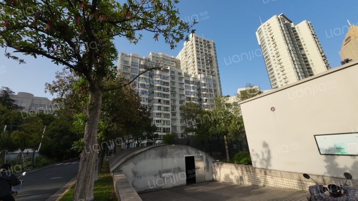 绿都世贸广场外景图