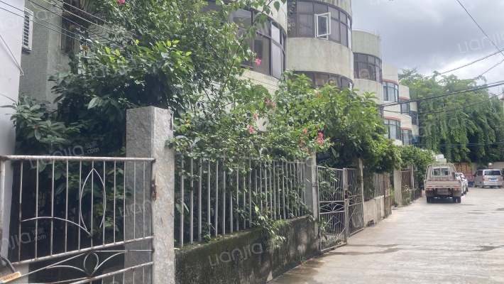 外经别墅外景图