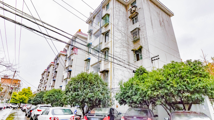 安拖生活小区外景图