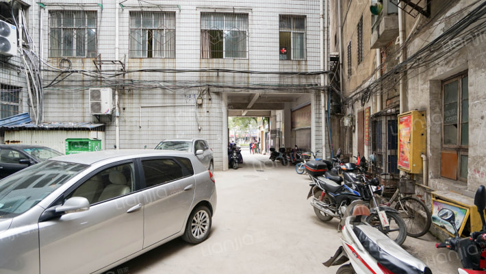 乡镇企业大厦外景图