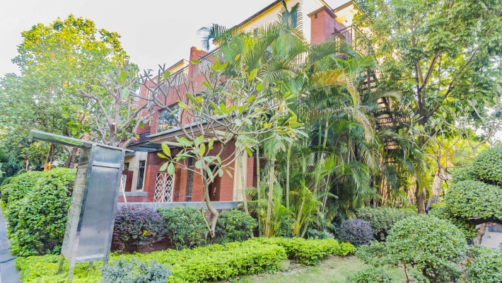 家和东湖映月外景图