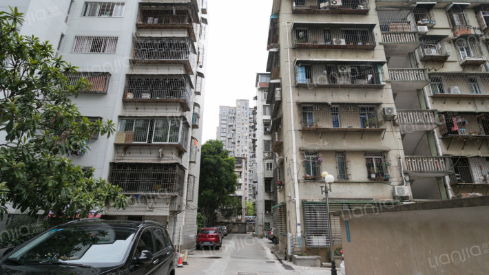 广电宿舍外景图