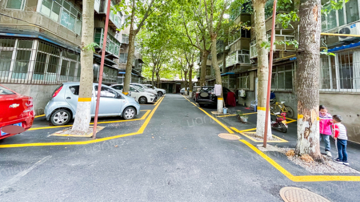 西安市第一保育院家属院外景图