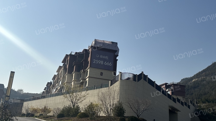 世科倚山院外景图