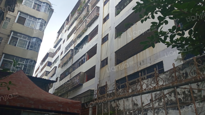 教育印刷厂宿舍外景图