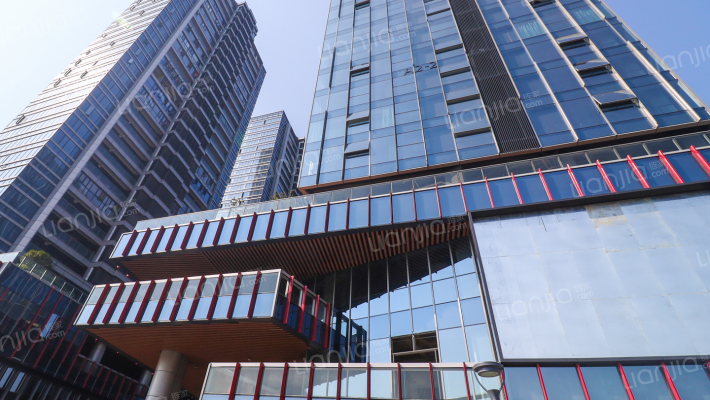 绿地象南中心外景图