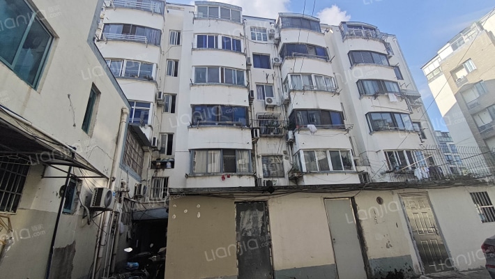 盘南公寓外景图