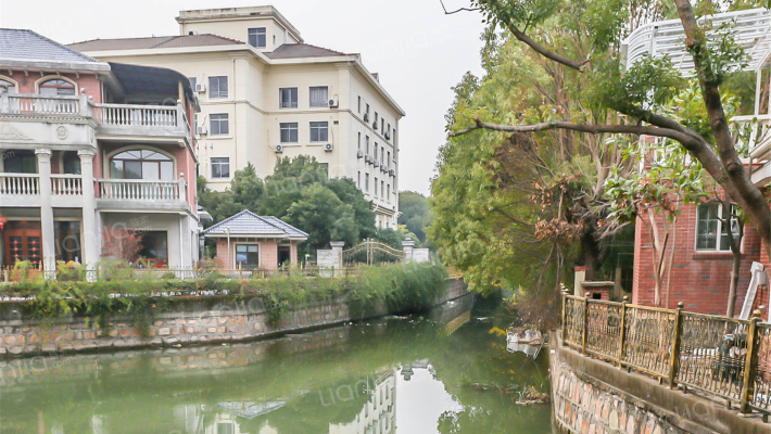 小岛别墅外景图