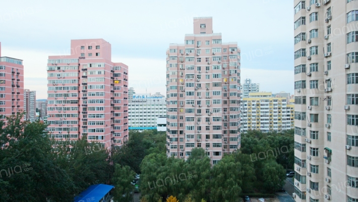 西三环北路105号院外景图