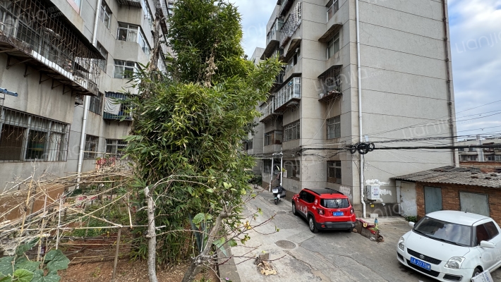 亚龙公司宿舍外景图