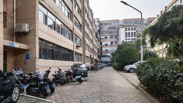 鸿峰花园东区外景图